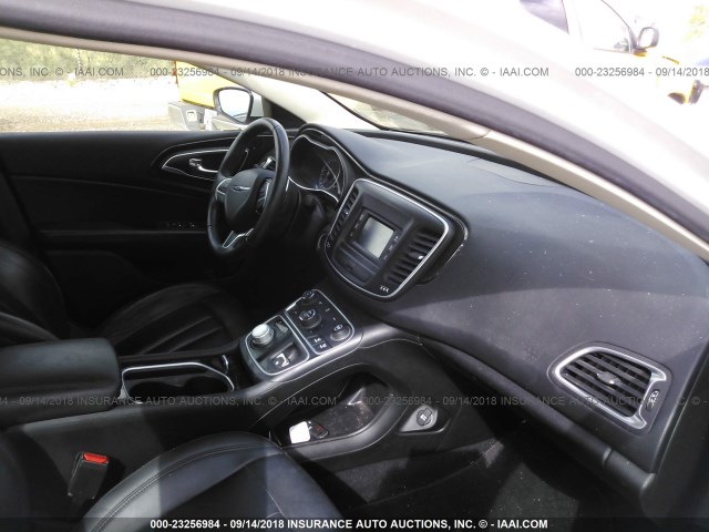 1C3CCCCG0FN581353 - 2015 CHRYSLER 200 C WHITE photo 5