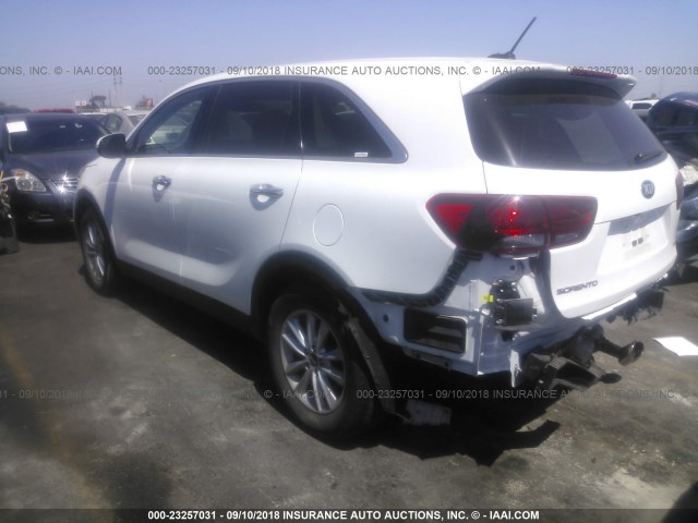 5XYPG4A5XKG443233 - 2019 KIA SORENTO LX/L WHITE photo 3