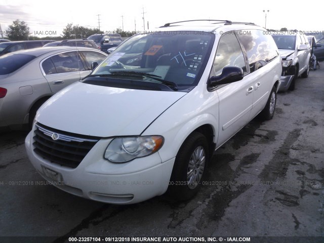 2A4GP44R27R107927 - 2007 CHRYSLER TOWN & COUNTRY LX WHITE photo 2