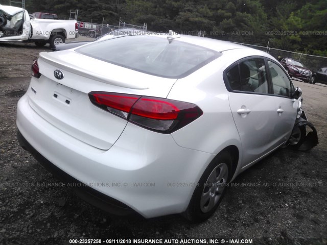 3KPFL4A72JE194186 - 2018 KIA FORTE LX/S WHITE photo 4