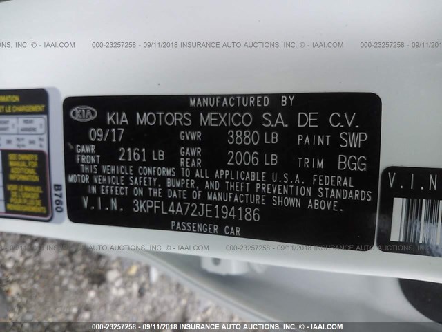 3KPFL4A72JE194186 - 2018 KIA FORTE LX/S WHITE photo 9