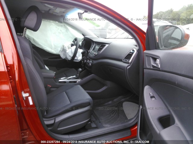KM8J3CA42HU452479 - 2017 HYUNDAI TUCSON LIMITED/SPORT AND ECO/SE ORANGE photo 5