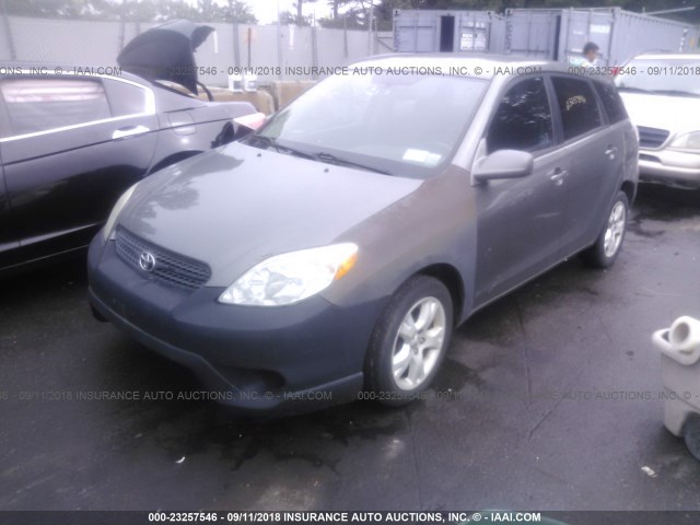 2T1KR32E95C382938 - 2005 TOYOTA COROLLA MATRIX XR GRAY photo 2