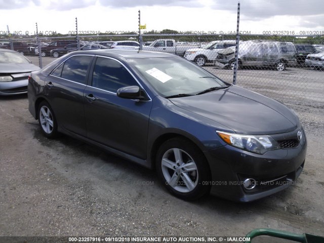4T1BF1FK2CU052633 - 2012 TOYOTA CAMRY SE/LE/XLE 灰色 照片 6