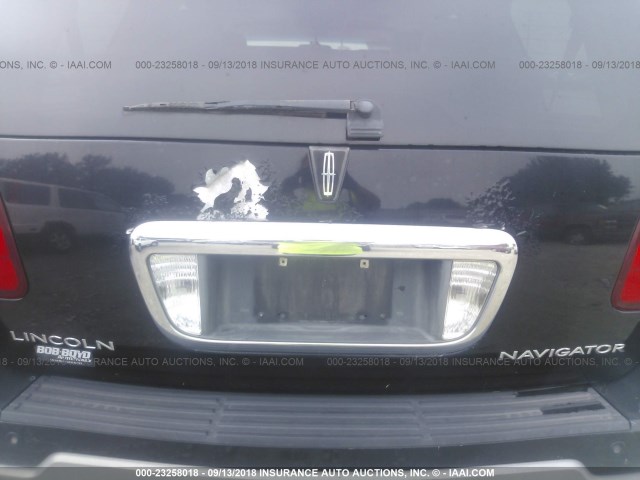 5LMFU28RX4LJ19376 - 2004 LINCOLN NAVIGATOR BLACK photo 6