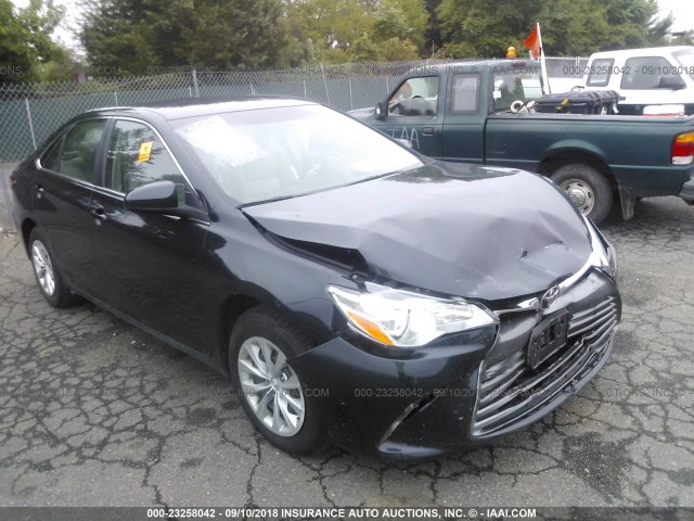 4T1BF1FK9HU806909 - 2017 TOYOTA CAMRY LE/XLE/SE/XSE 蓝色 照片 1