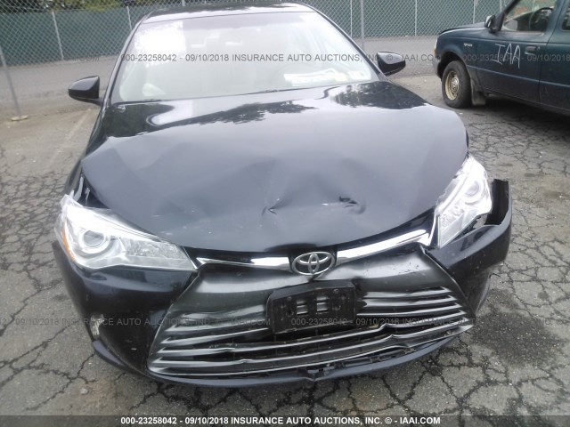 4T1BF1FK9HU806909 - 2017 TOYOTA CAMRY LE/XLE/SE/XSE 蓝色 照片 6