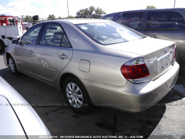 JTDBE32K663041105 - 2006 TOYOTA CAMRY LE/XLE GOLD photo 3