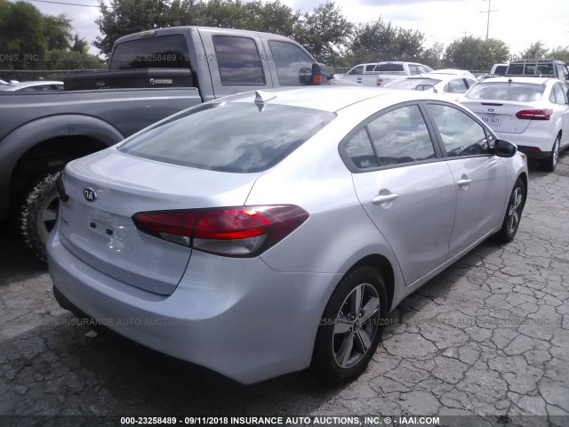 3KPFL4A78JE206938 - 2018 KIA FORTE LX/S GRAY photo 4