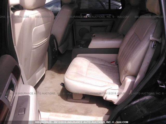 5LMFU28R34LJ01401 - 2004 LINCOLN NAVIGATOR Siyah fotoğraf 8