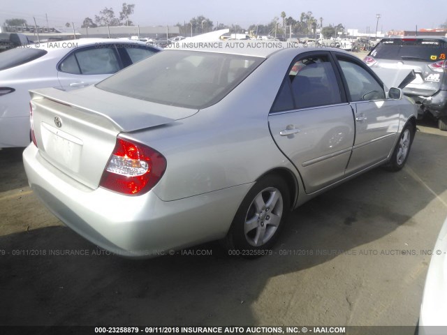 JTDBE32K030235724 - 2003 TOYOTA CAMRY LE/XLE SILVER photo 4