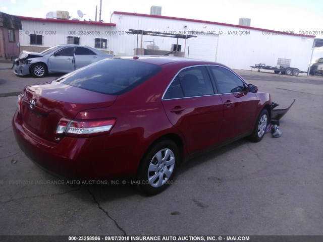 4T1BF3EK0BU715693 - 2011 TOYOTA CAMRY SE/LE/XLE RED photo 4