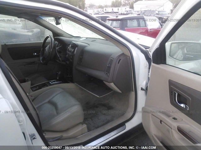 1GYEE637860143056 - 2006 CADILLAC SRX WHITE photo 5