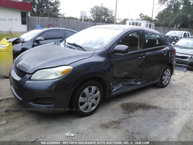 2T1KU40E19C068424 - 2009 TOYOTA COROLLA MATRIX  GRAY photo 2