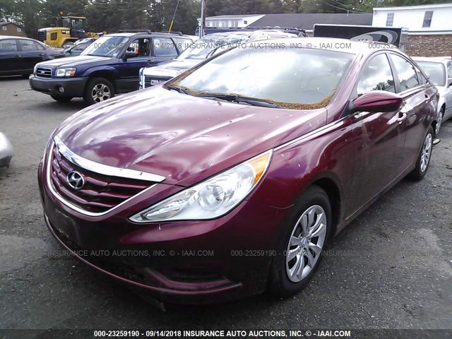 5NPEB4AC3CH332781 - 2012 HYUNDAI SONATA GLS RED photo 2