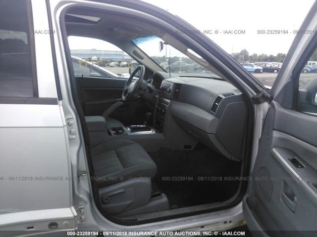 1J4GR48K56C312835 - 2006 JEEP GRAND CHEROKEE LAREDO/COLUMBIA/FREEDOM 银色 照片 5
