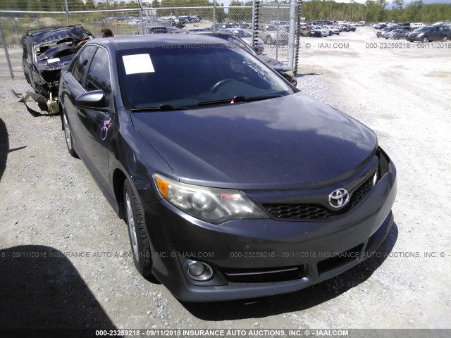 4T1BF1FK9CU013618 - 2012 TOYOTA CAMRY SE/LE/XLE 灰色 照片 1