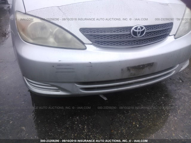 4T1BF30K52U028068 - 2002 TOYOTA CAMRY LE/XLE/SE SILVER photo 6