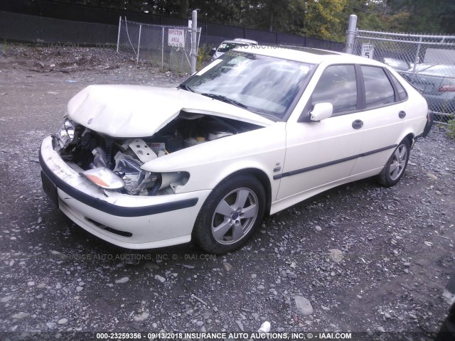 YS3DF58K522009084 - 2002 SAAB 9-3 SE WHITE photo 2