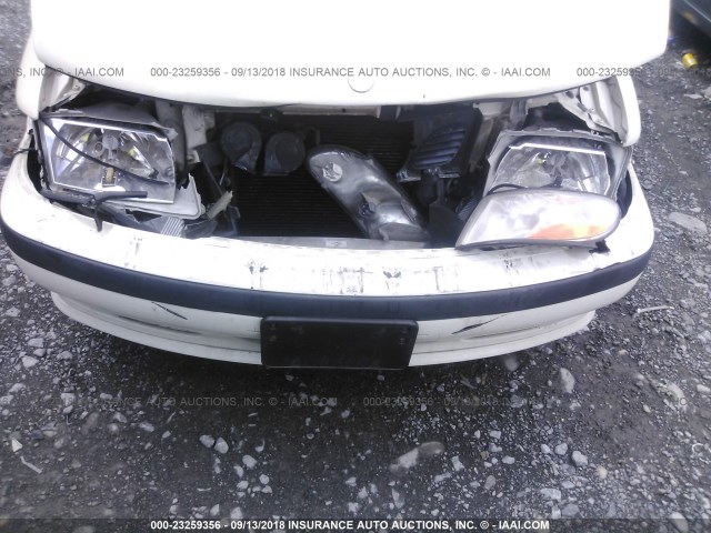 YS3DF58K522009084 - 2002 SAAB 9-3 SE WHITE photo 6