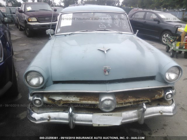 U4NT114896 - 1954 FORD CRESTLINER  Light Blue photo 6