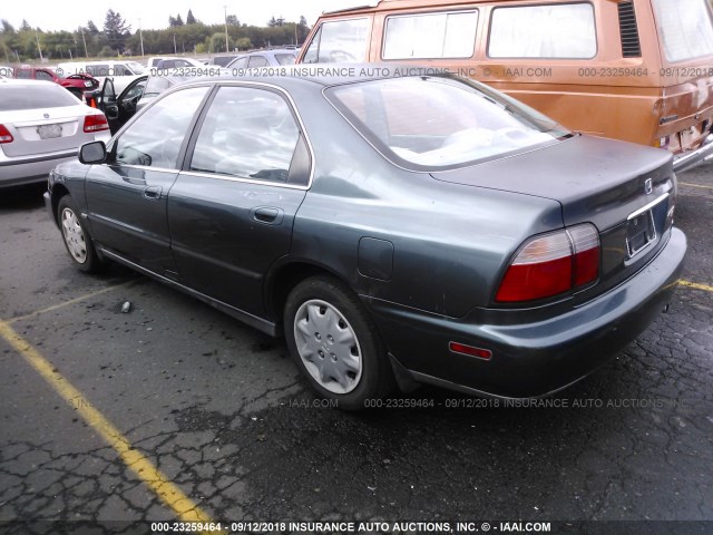 1HGCD5630VA074943 - 1997 HONDA ACCORD LX/EX GREEN photo 3