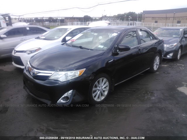 4T1BD1FK7DU076093 - 2013 TOYOTA CAMRY HYBRID/LE/XLE 黑色 照片 2