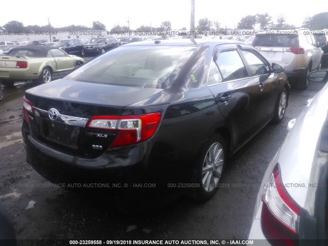 4T1BD1FK7DU076093 - 2013 TOYOTA CAMRY HYBRID/LE/XLE 黑色 照片 4