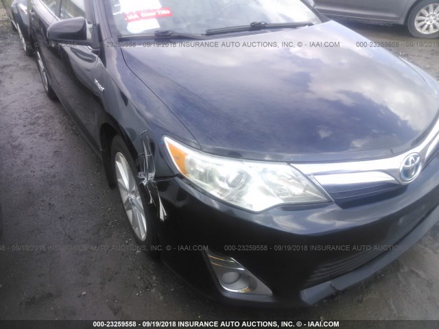 4T1BD1FK7DU076093 - 2013 TOYOTA CAMRY HYBRID/LE/XLE 黑色 照片 6