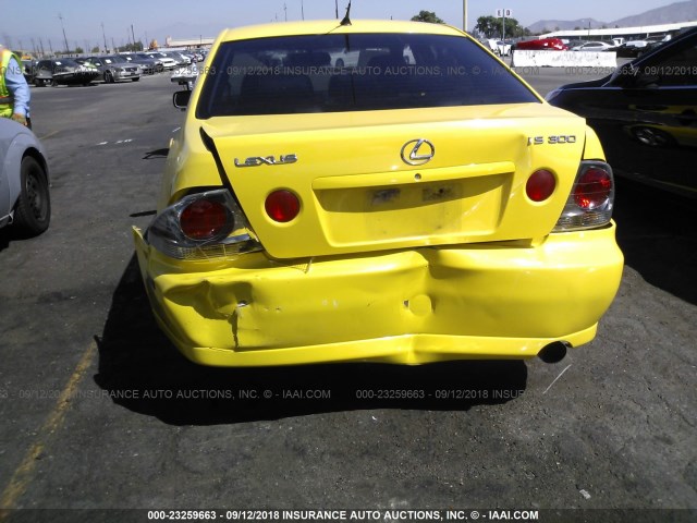 JTHBD192020038157 - 2002 LEXUS IS 300 YELLOW photo 6