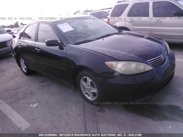 4T1BE32KX5U429801 - 2005 TOYOTA CAMRY LE/XLE/SE 黑色 照片 1