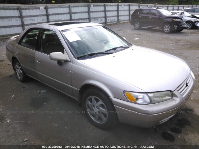 4T1BF28K9WU928329 - 1998 TOYOTA CAMRY CE/LE/XLE 米色 照片 1