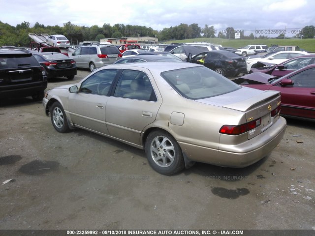 4T1BF28K9WU928329 - 1998 TOYOTA CAMRY CE/LE/XLE 米色 照片 3