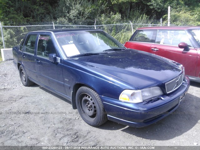 YV1LS5573W1504355 - 1998 VOLVO S70 BLUE photo 1