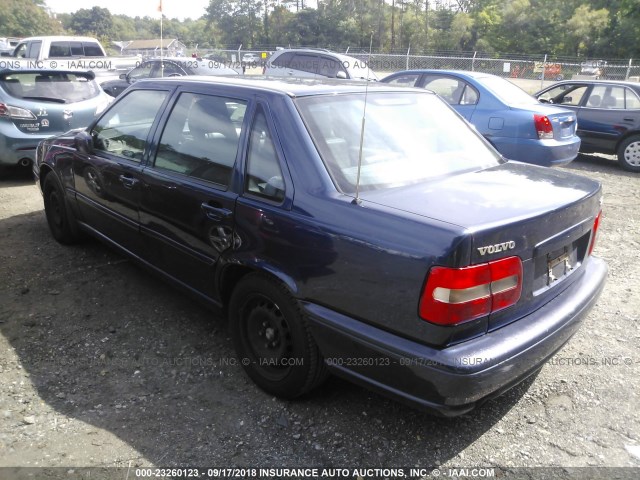 YV1LS5573W1504355 - 1998 VOLVO S70 BLUE photo 3