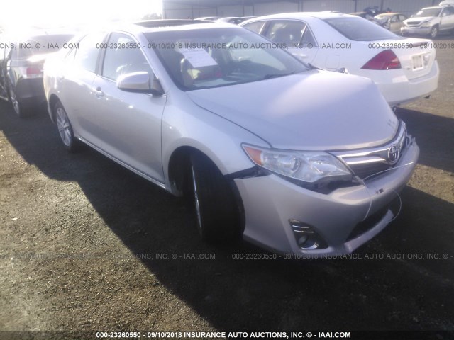 4T4BF1FK1CR267636 - 2012 TOYOTA CAMRY SE/LE/XLE 银色 照片 1