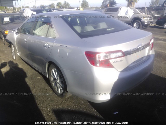 4T4BF1FK1CR267636 - 2012 TOYOTA CAMRY SE/LE/XLE 银色 照片 3