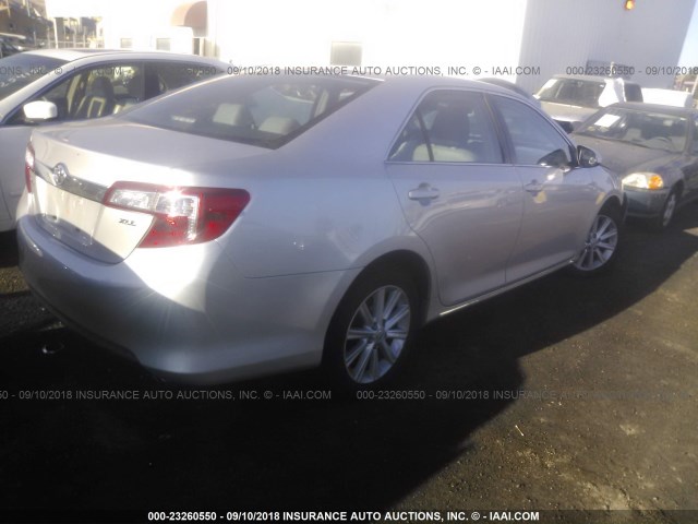 4T4BF1FK1CR267636 - 2012 TOYOTA CAMRY SE/LE/XLE 银色 照片 4