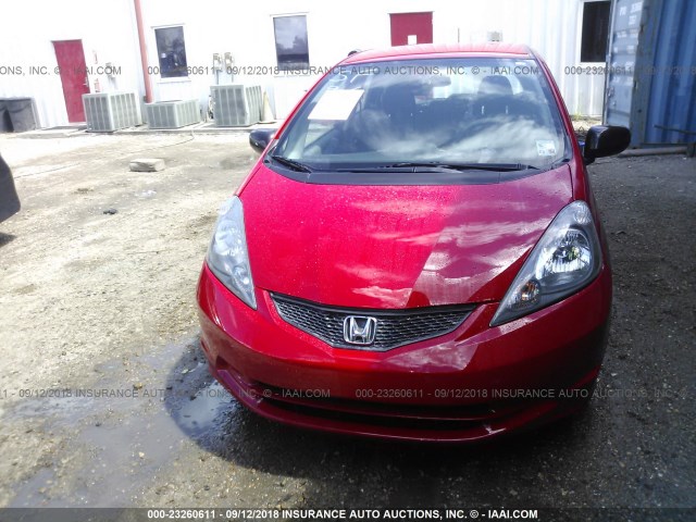 JHMGE8H2XAC030920 - 2010 HONDA FIT RED photo 6