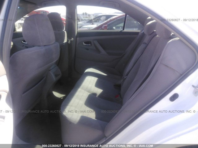 4T1BF3EK1BU587240 - 2011 TOYOTA CAMRY SE/LE/XLE თეთრი ფოტო 8