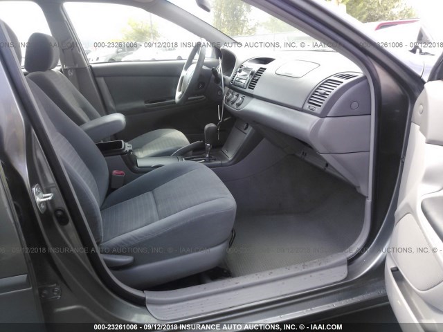 4T1BE32KX6U656732 - 2006 TOYOTA CAMRY LE/XLE/SE Сұр фото 5