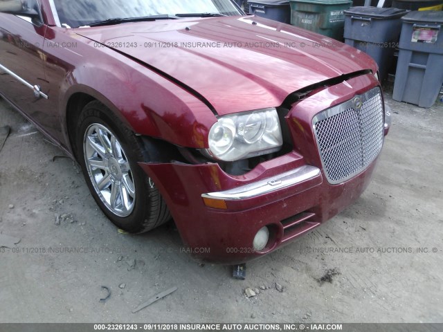 2C3KA63H46H429046 - 2006 CHRYSLER 300C RED photo 6