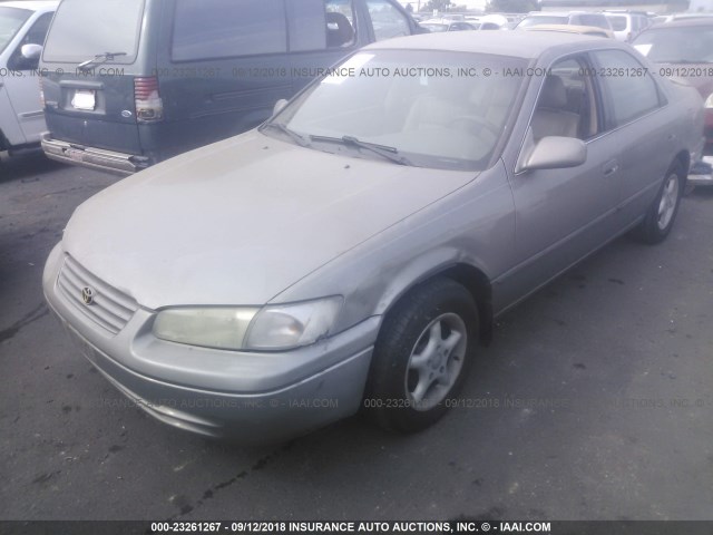 4T1BG22K5WU199784 - 1998 TOYOTA CAMRY CE/LE/XLE 米色 照片 2