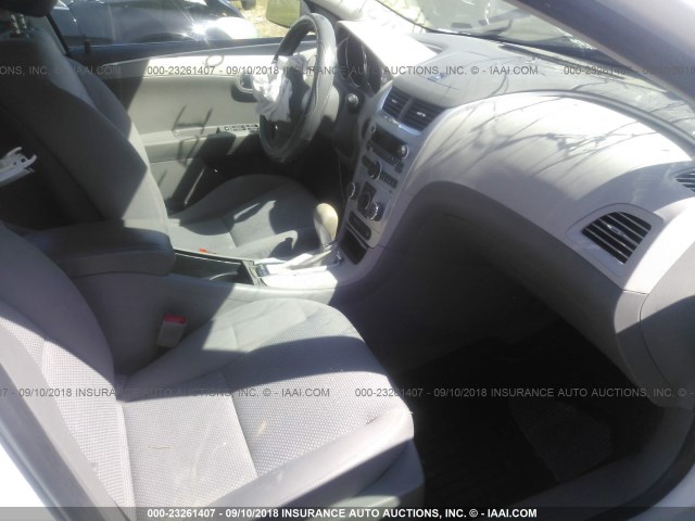 1G1ZB5EB1A4113631 - 2010 CHEVROLET MALIBU LS თეთრი ფოტო 5