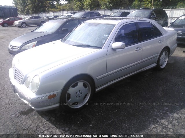 WDBJF74J3YB033703 - 2000 MERCEDES-BENZ E 55 AMG SILVER photo 2