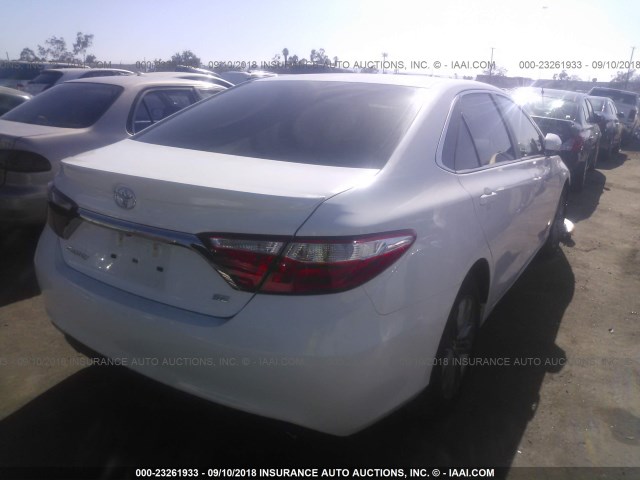 4T1BF1FK0HU801307 - 2017 TOYOTA CAMRY LE/XLE/SE/XSE 白色 照片 4