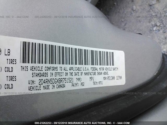 2D4RN5DGXBR751521 - 2011 DODGE GRAND CARAVAN CREW SILVER photo 9