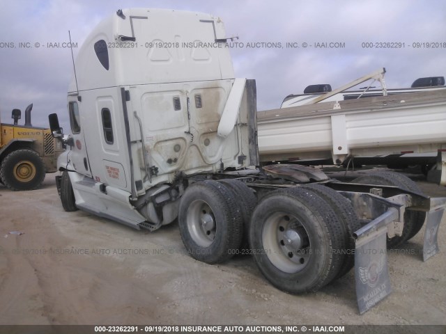 1FUJGLDR2CSBT7312 - 2012 FREIGHTLINER CASCADIA 125  WHITE photo 3