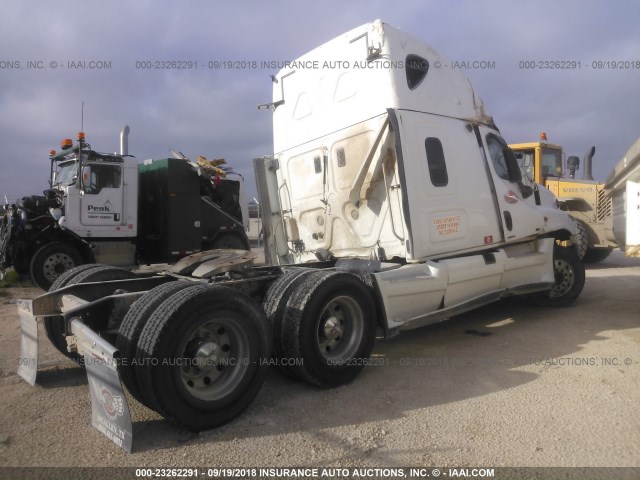 1FUJGLDR2CSBT7312 - 2012 FREIGHTLINER CASCADIA 125  WHITE photo 4