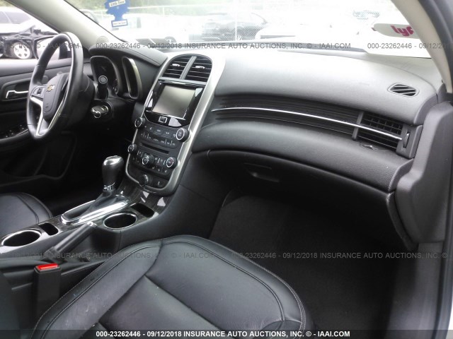 1G11E5SAXGU157877 - 2016 CHEVROLET MALIBU LIMITED LTZ Gümüş foto 5